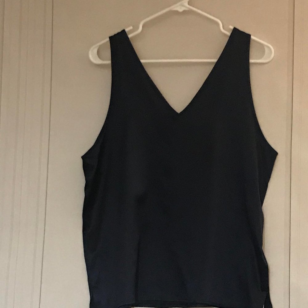 Lily Silk V-Neck Sleeveless Silk Tank Top (NWT)